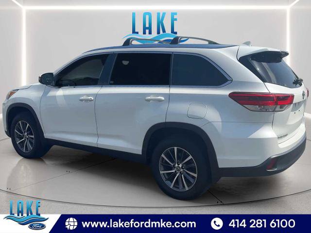 Used 2019 Toyota Highlander XLE AWD/4WD image 12
