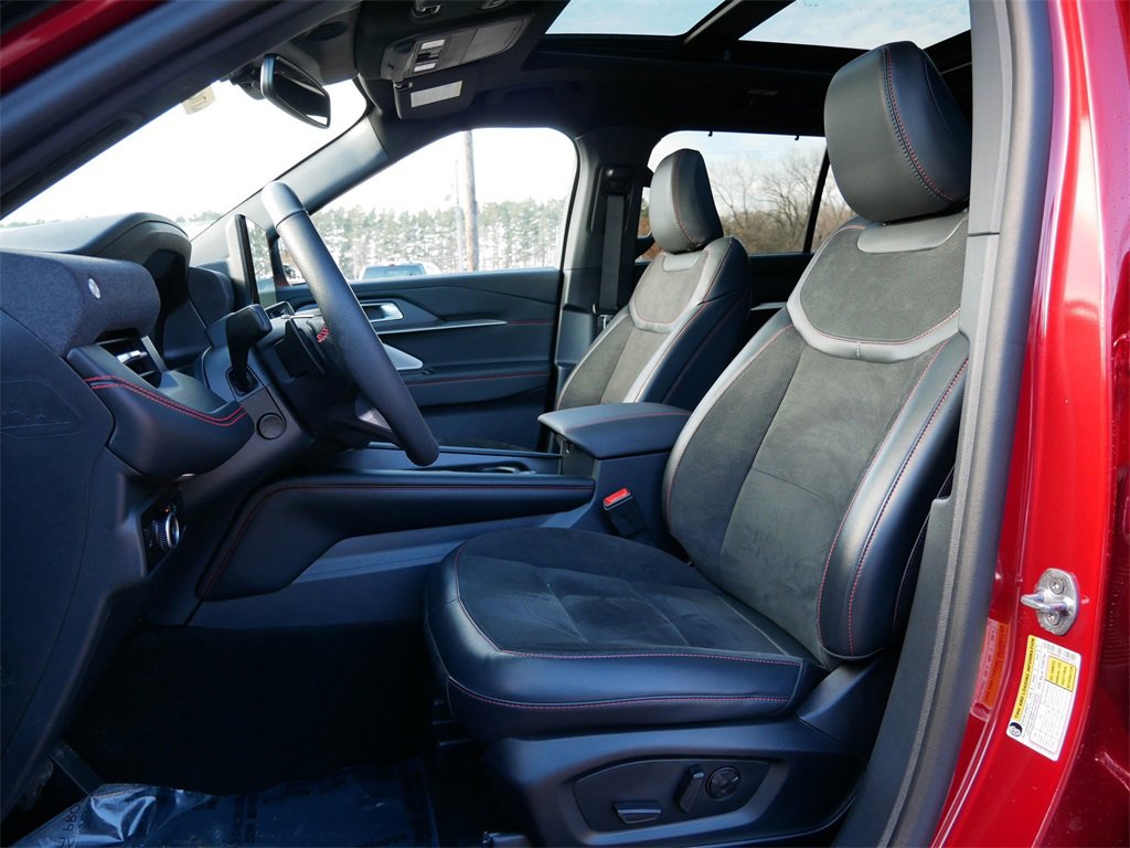 Certified 2025 Ford Explorer ST image 16