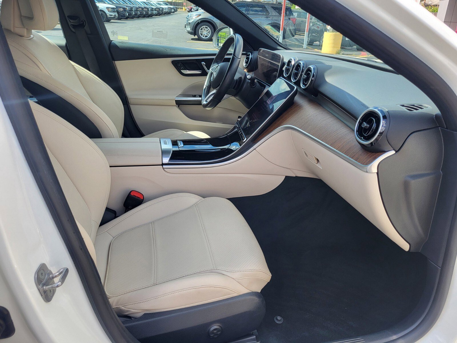 Used 2024 Mercedes-Benz C 300 Sedan image 9