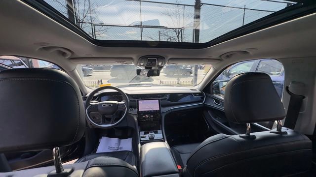 Used 2022 Jeep Grand Cherokee Limited 4xe w/ Luxury Tech Group II image 21