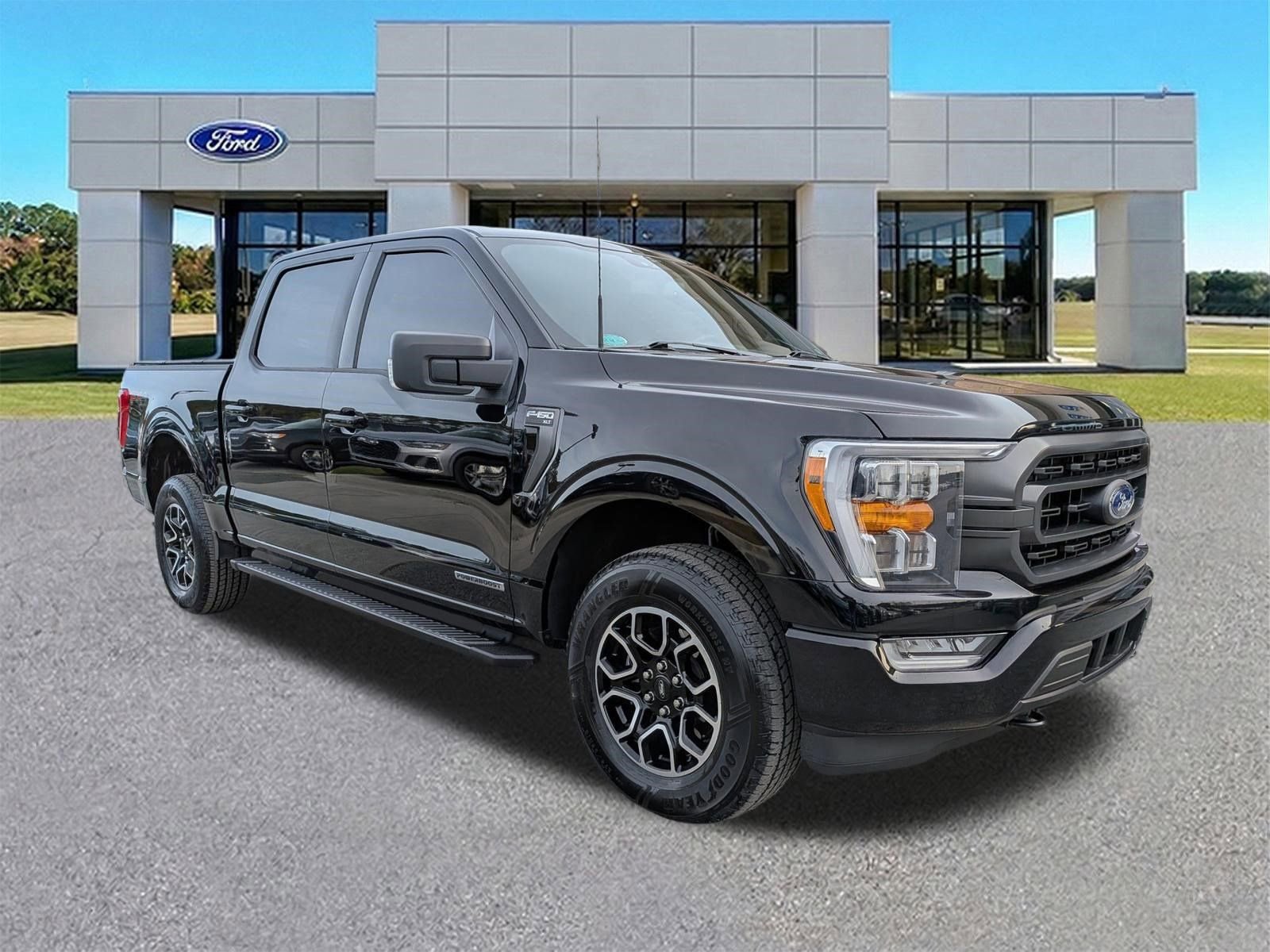 Certified 2023 Ford F150 XLT w/ Equipment Group 302A High image 8