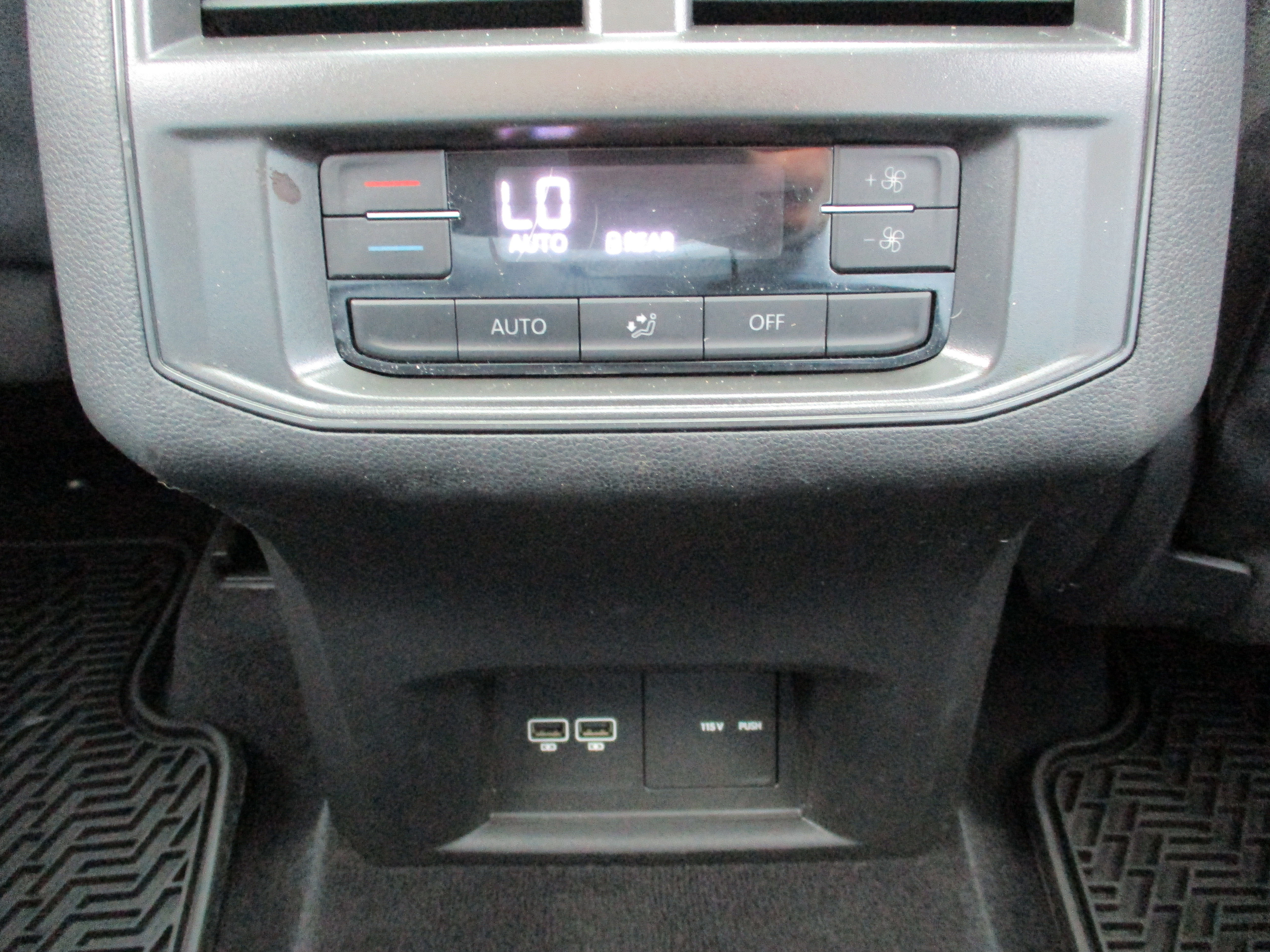 Used 2021 Volkswagen Atlas SEL image 21