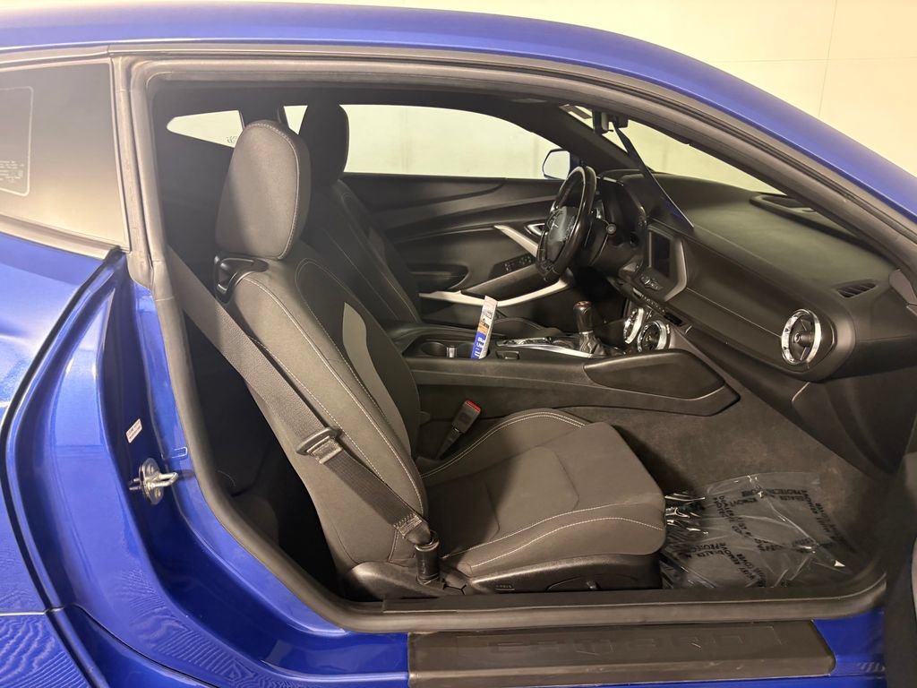 Used 2020 Chevrolet Camaro LT RWD image 30