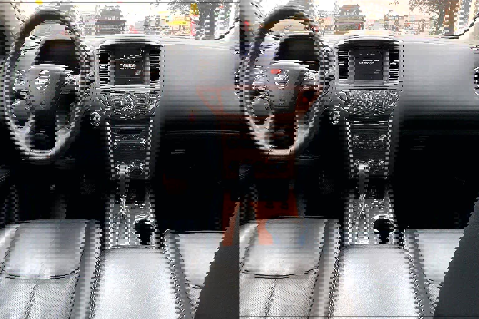 Used 2019 Nissan Pathfinder Platinum image 15