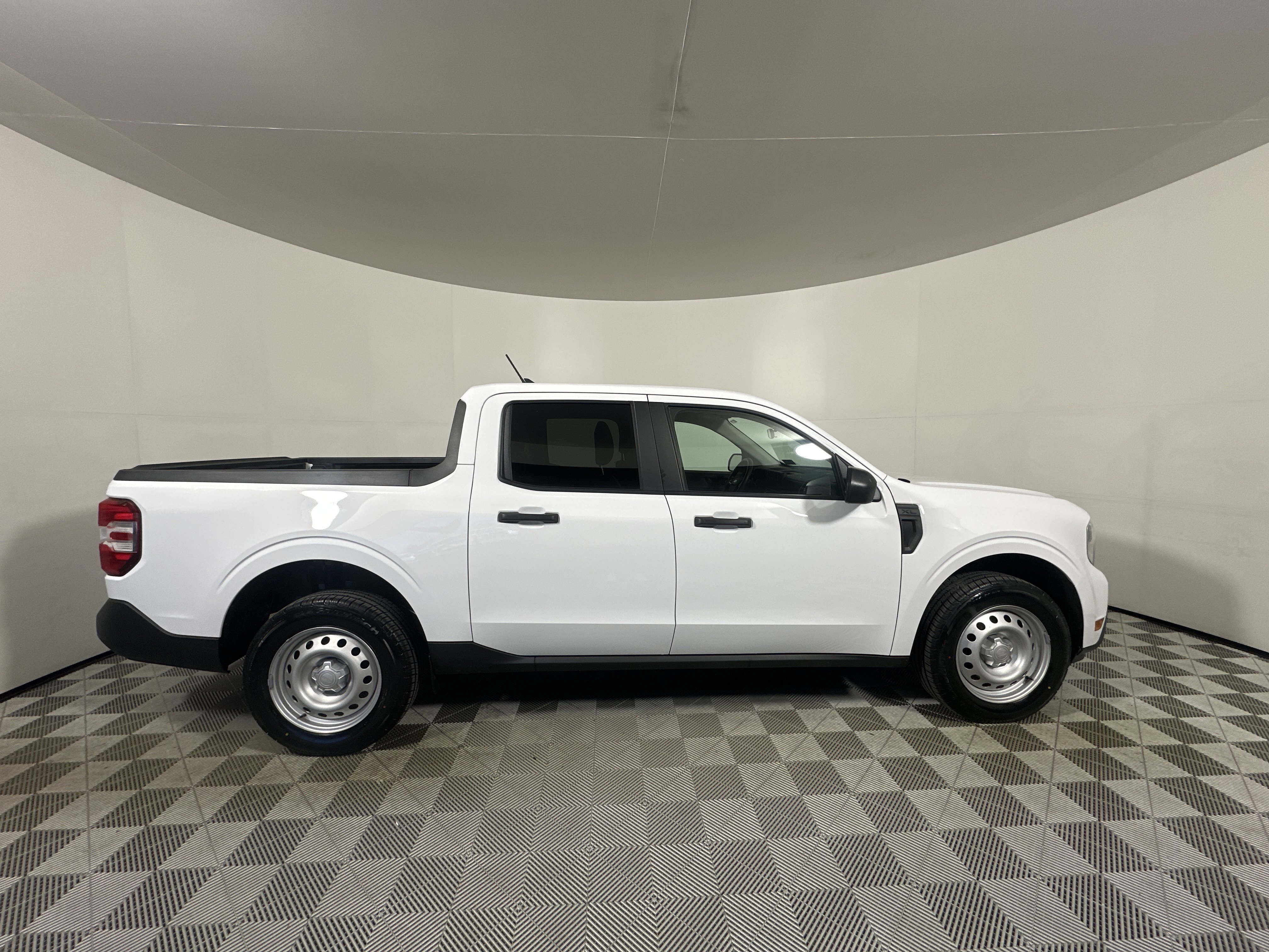 Certified 2024 Ford Maverick XL image 6