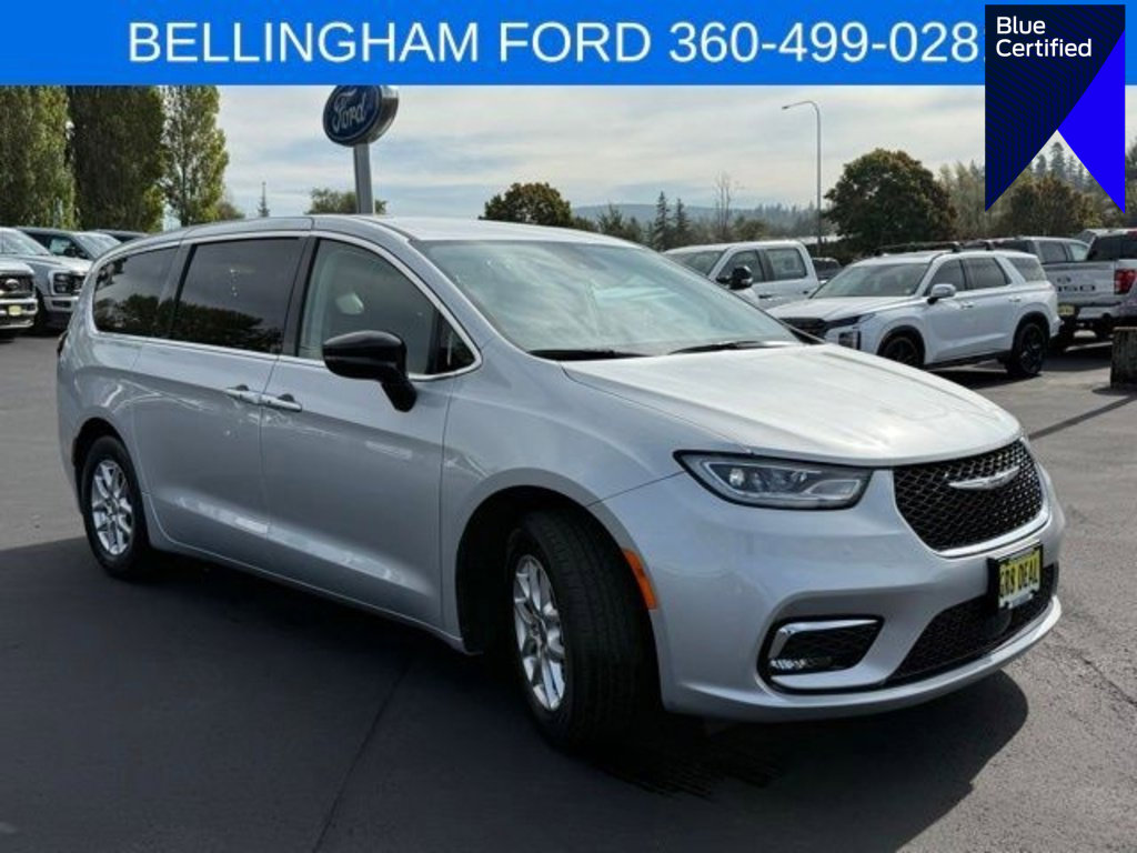 Used 2024 Chrysler Pacifica Touring-L image 1
