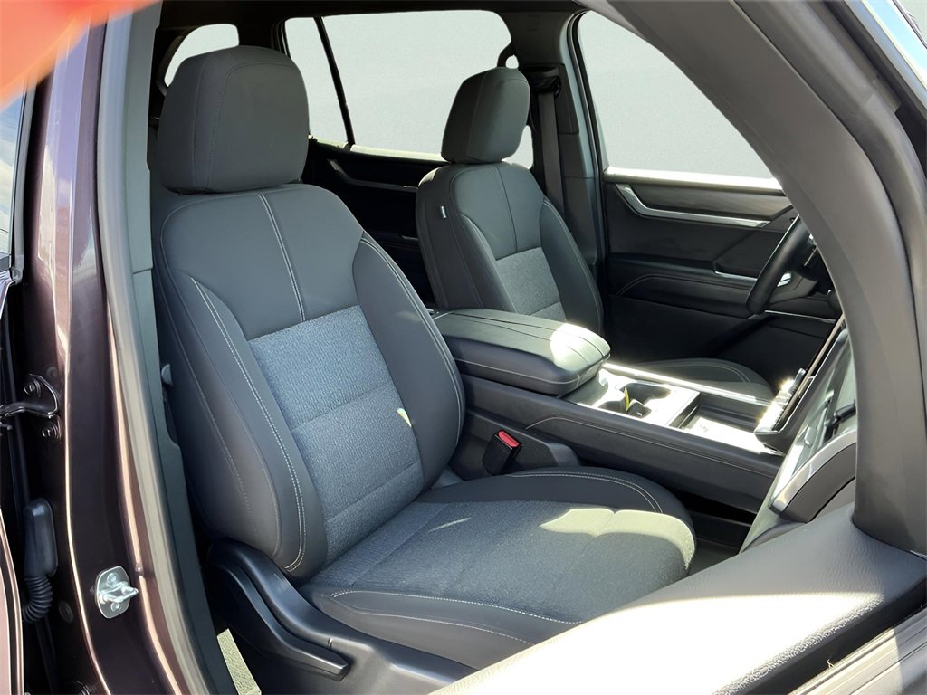 Used 2025 GMC Acadia Elevation image 17