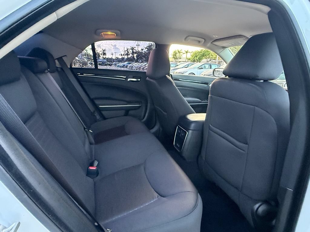 Used 2023 Chrysler 300 Touring w/ Safetytec Plus Group RWD image 16