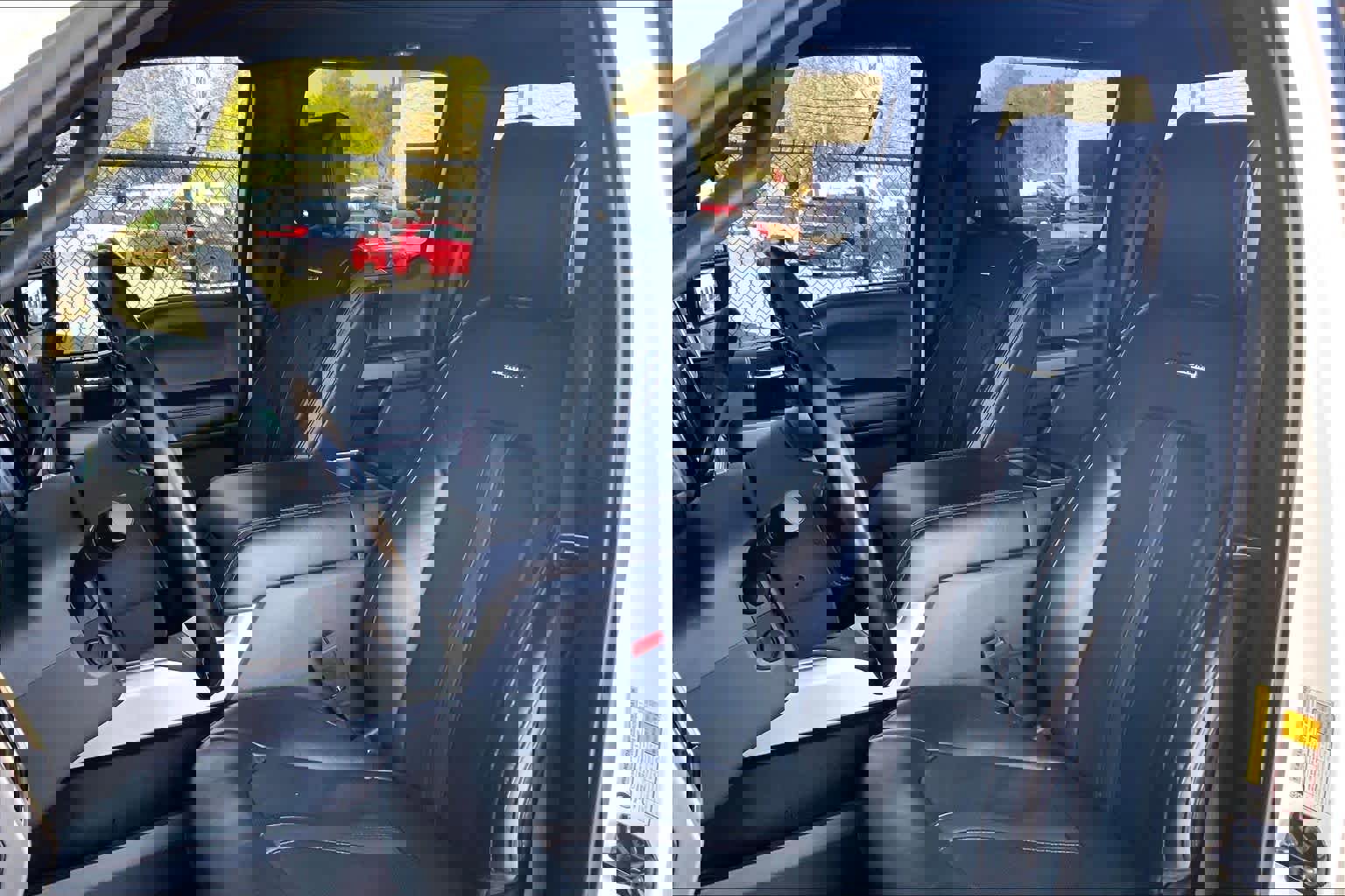 Certified 2022 Ford F450 Platinum w/ FX4 Off-Road Package image 8