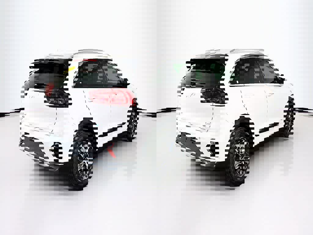 Used 2022 Kia Niro EX Premium image 26