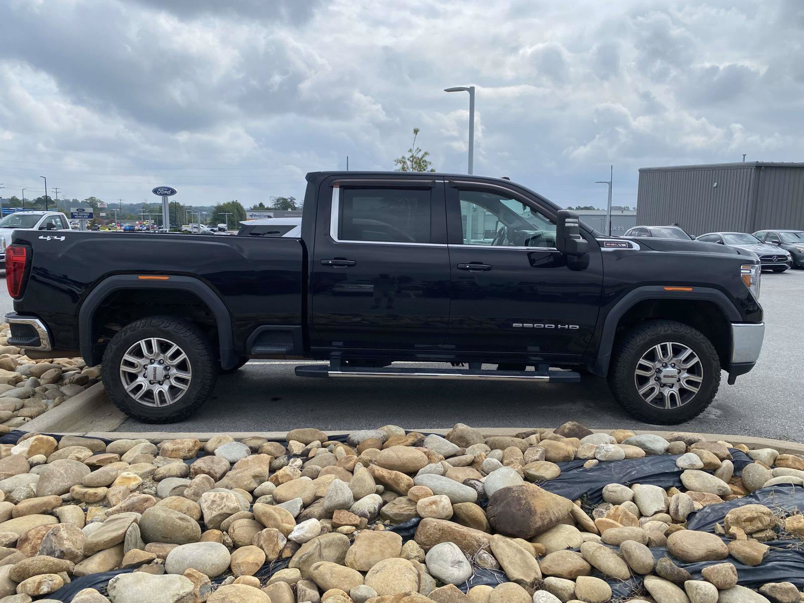 Used 2022 GMC Sierra 2500 SLE w/ SLE Value Package; AWD/4WD image 8