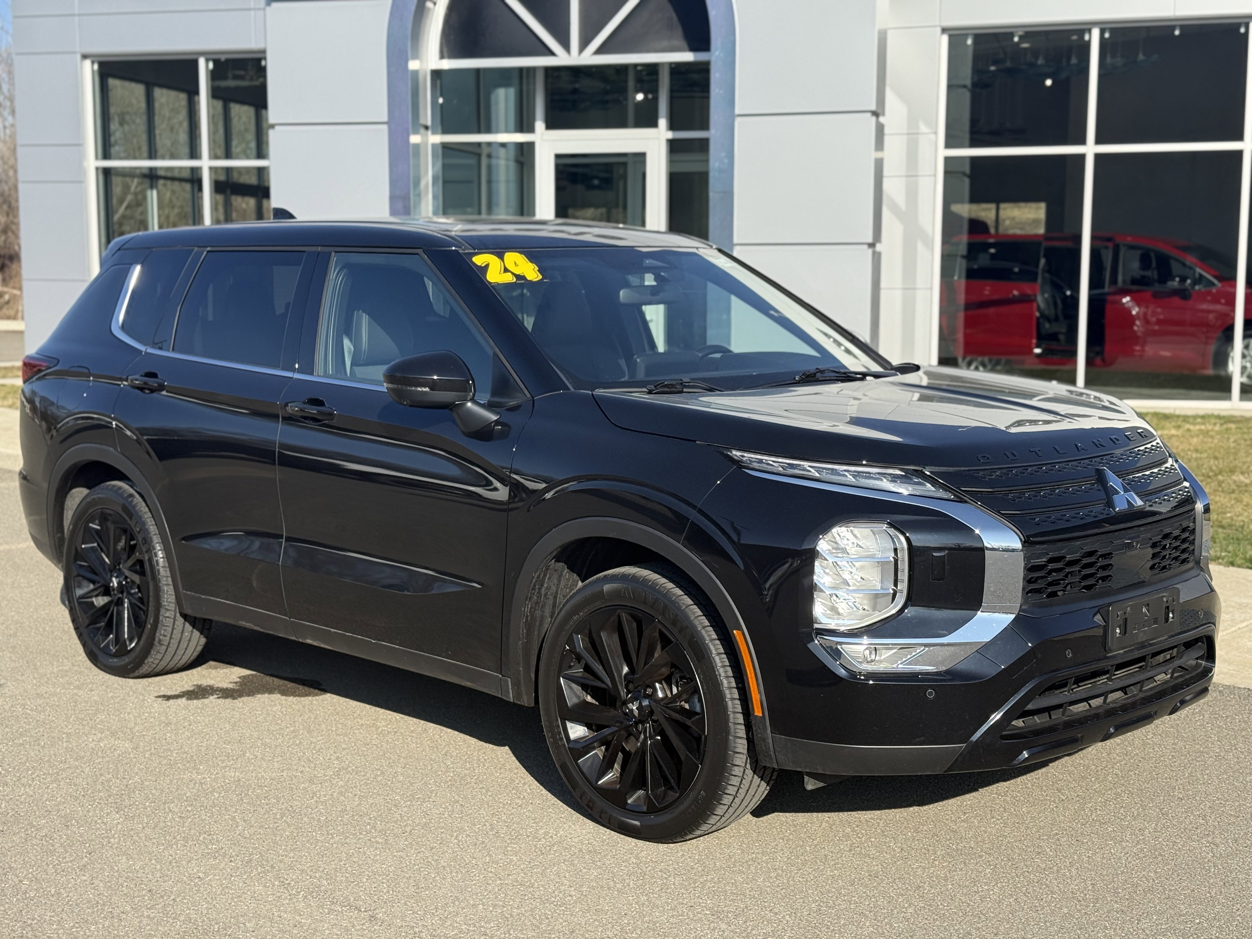 Used 2024 Mitsubishi Outlander AWD