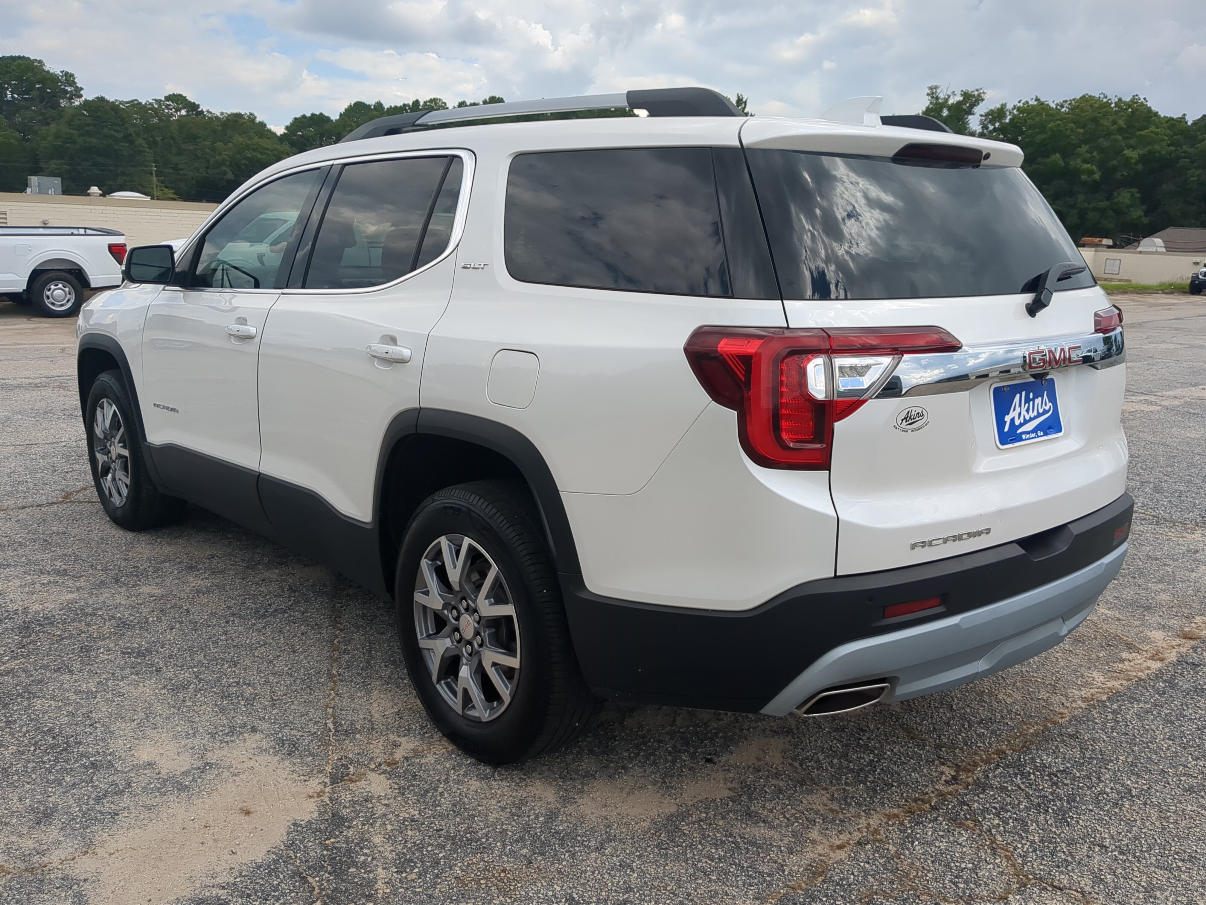 Used 2021 GMC Acadia SLT w/ Trailering Package FWD image 5