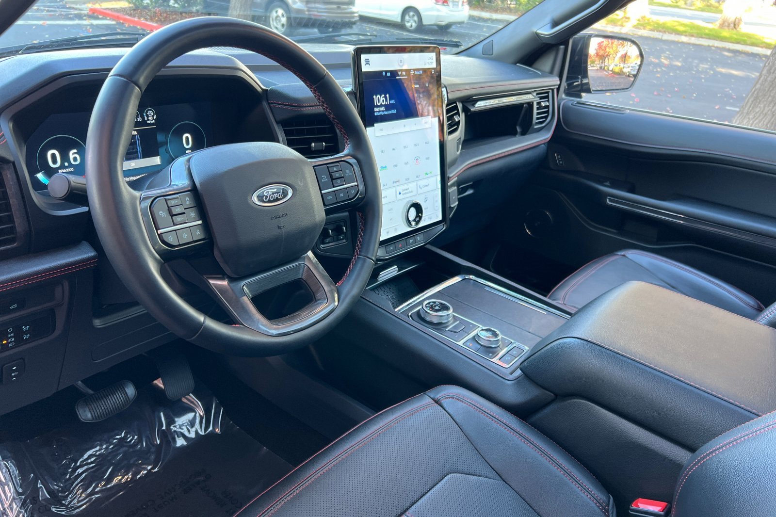 Certified 2022 Ford Expedition Limited image 9