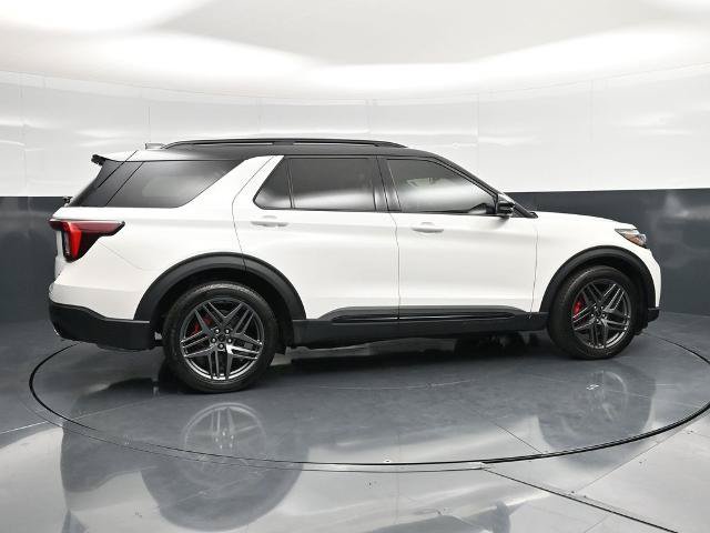 Certified 2025 Ford Explorer ST AWD/4WD image 2