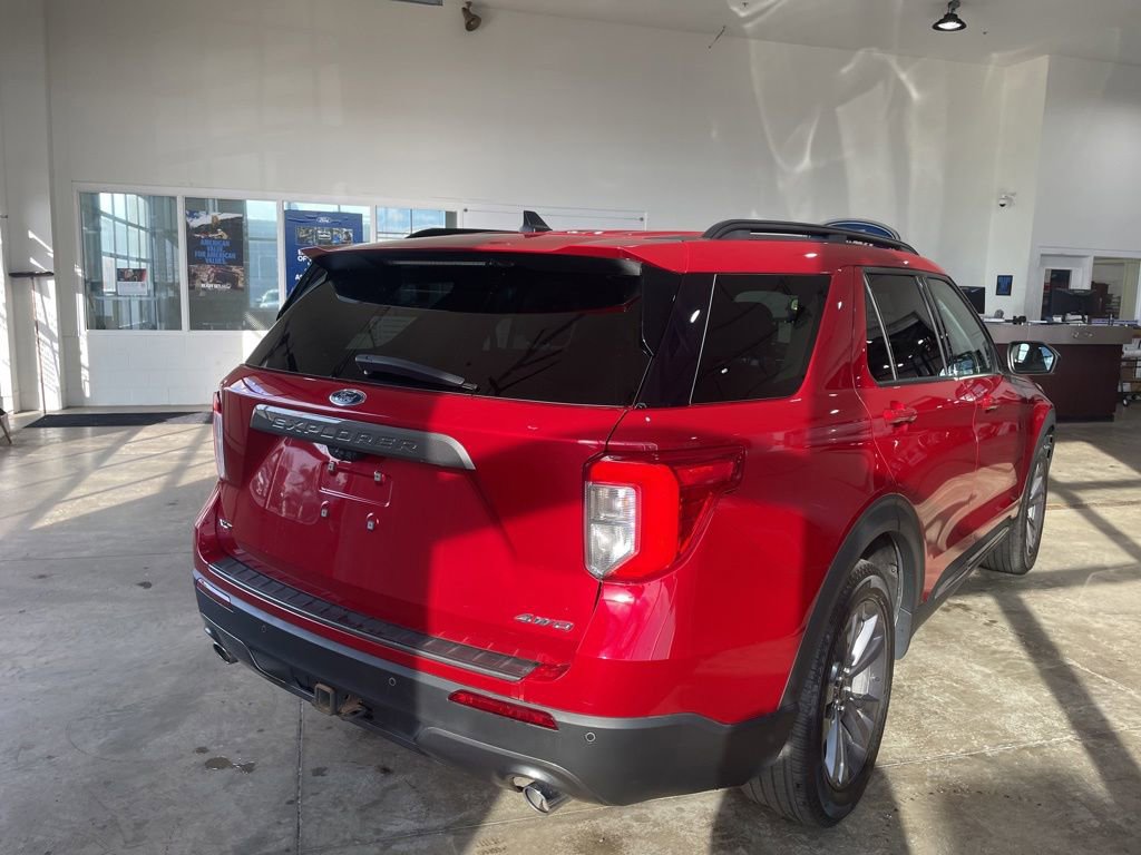 Certified 2022 Ford Explorer XLT w/ Equipment Group 202A AWD/4WD image 6