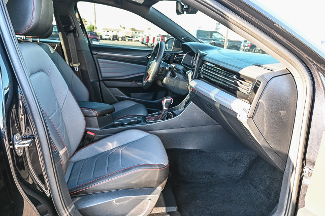 Used 2025 Volkswagen Jetta GLI Autobahn FWD image 19