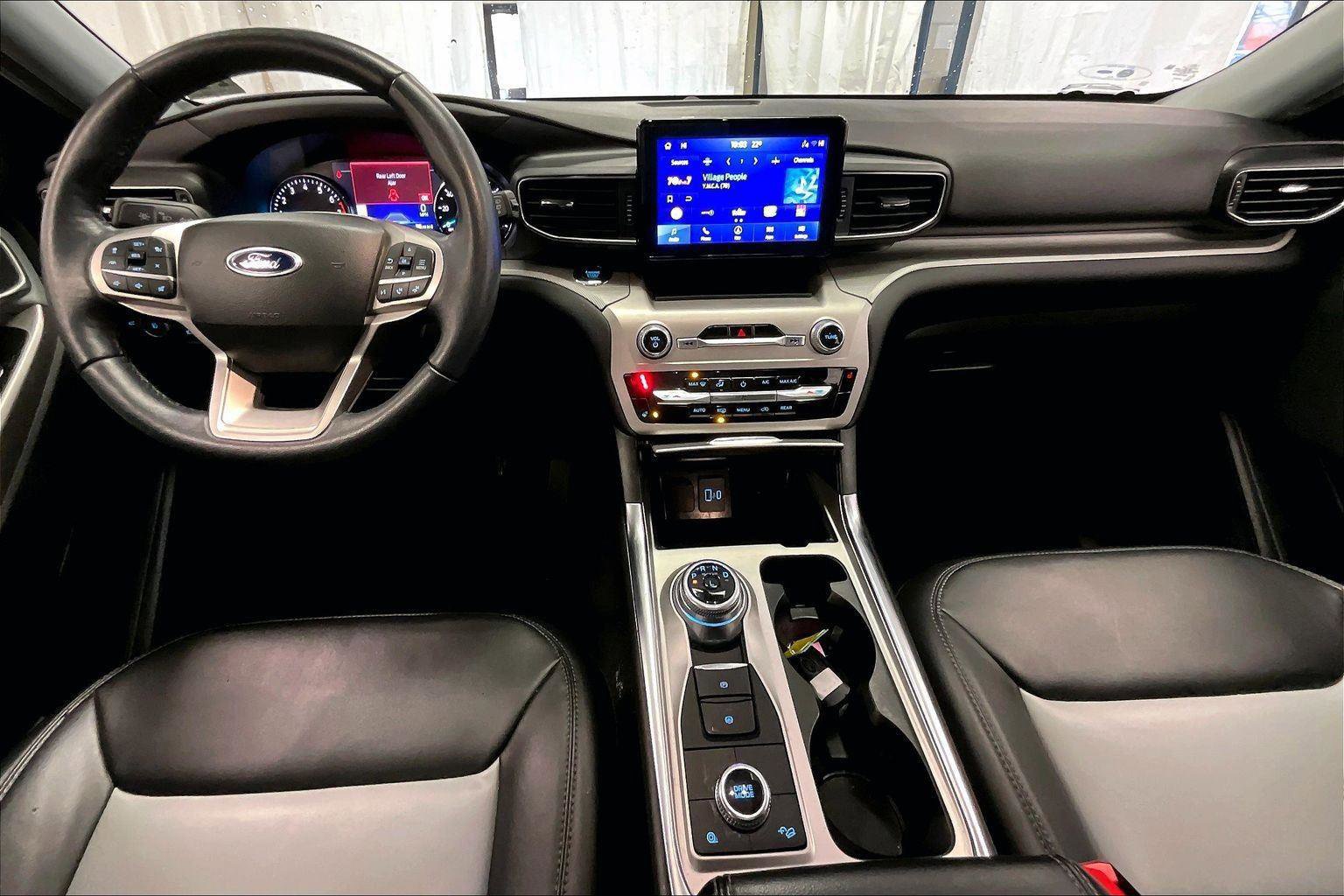 Certified 2022 Ford Explorer XLT w/ Equipment Group 202A image 14