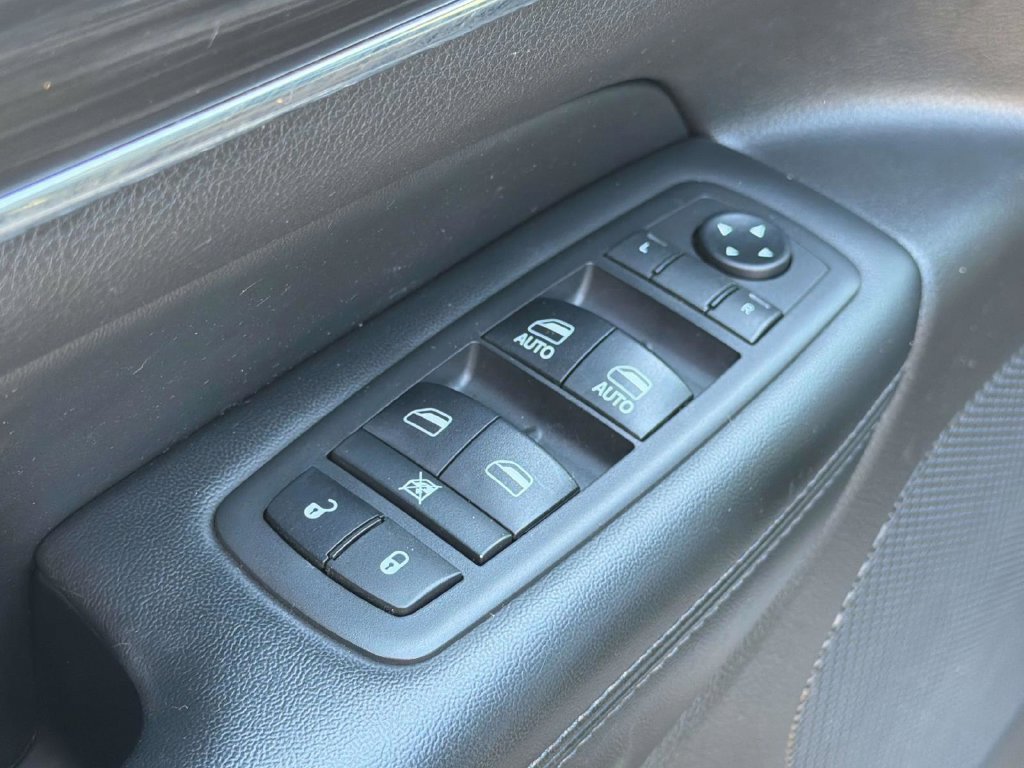 Used 2019 Jeep Grand Cherokee Limited w/ Luxury Group II AWD/4WD image 33