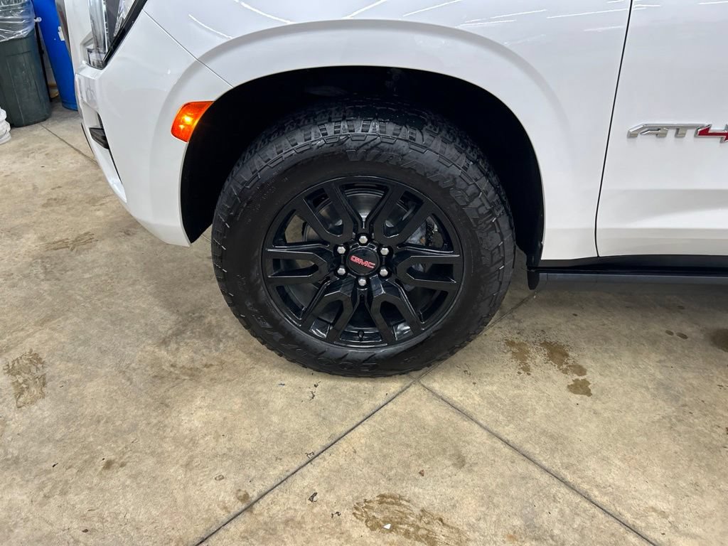 Used 2023 GMC Yukon XL AT4 w/ AT4 Premium Package AWD/4WD image 36