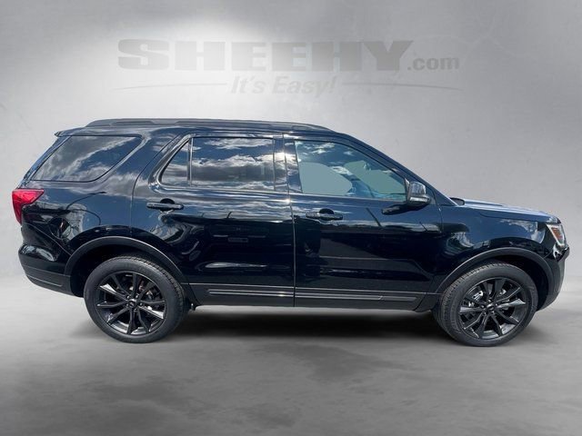 Certified 2018 Ford Explorer XLT w/ Equipment Group 202A AWD/4WD image 8