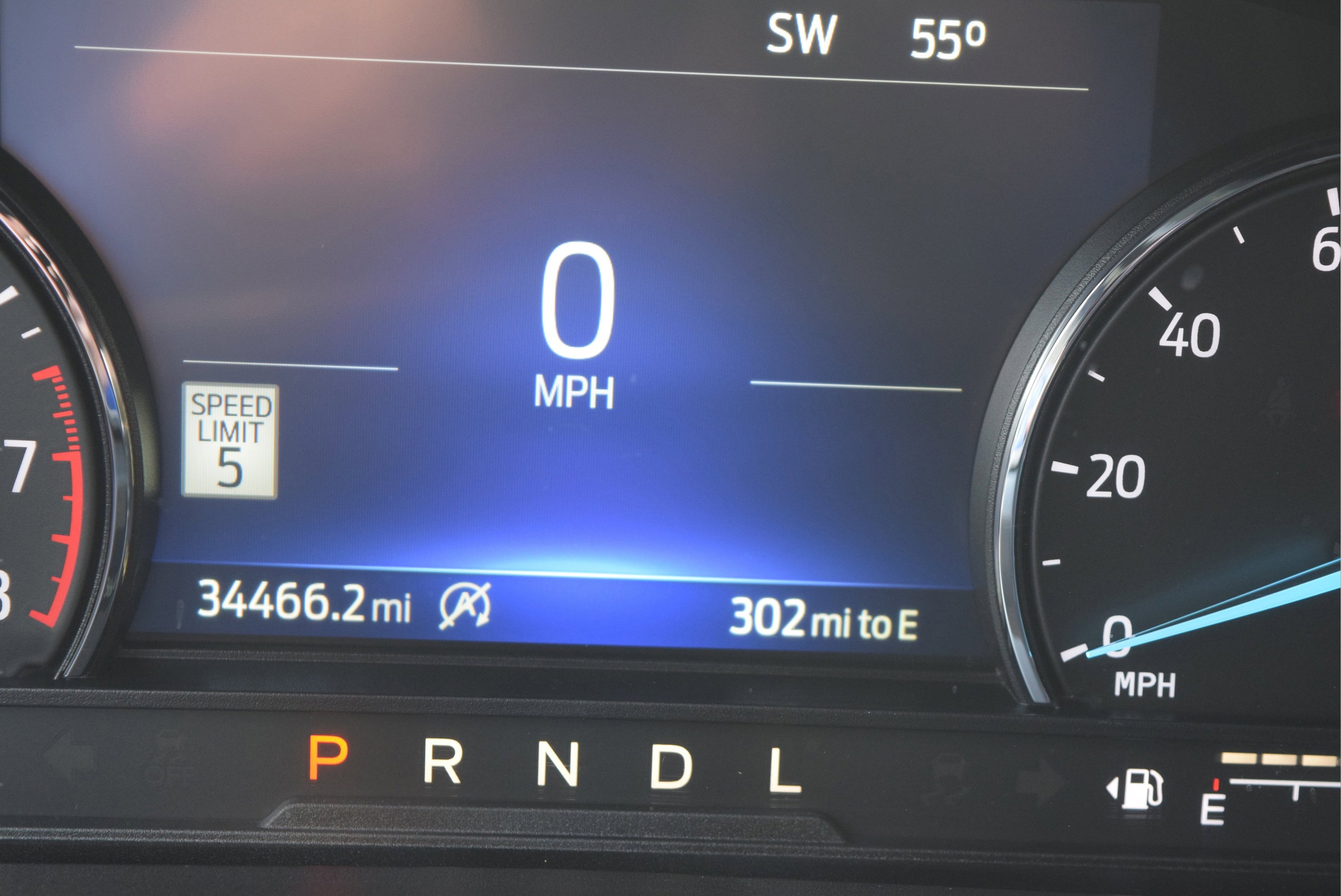 Certified 2022 Ford Explorer Limited AWD/4WD image 12