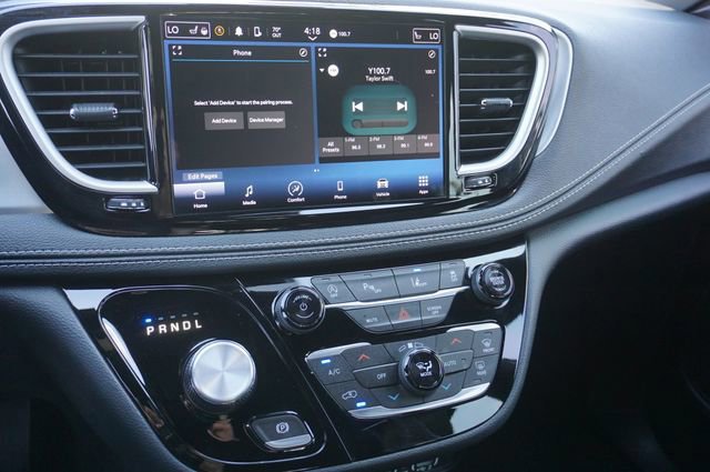 Used 2023 Chrysler Pacifica Touring-L w/ S Appearance Package image 9