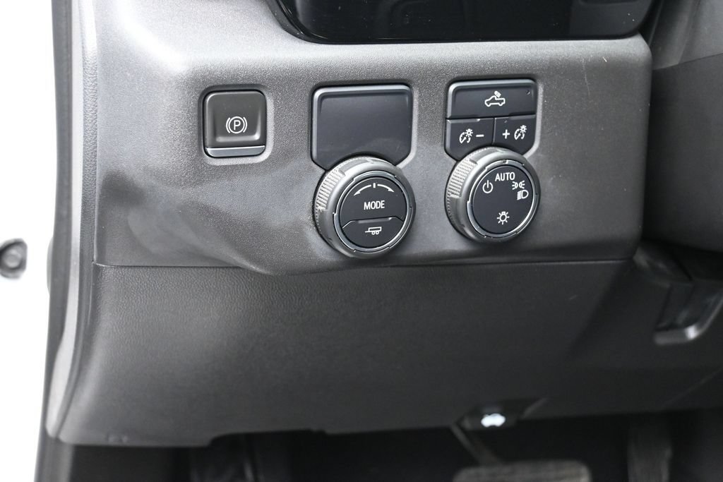 Used 2023 Chevrolet Silverado 1500 LT RWD image 12