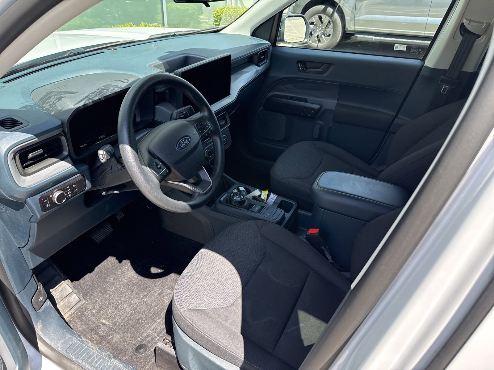Certified 2025 Ford Maverick XL FWD image 9