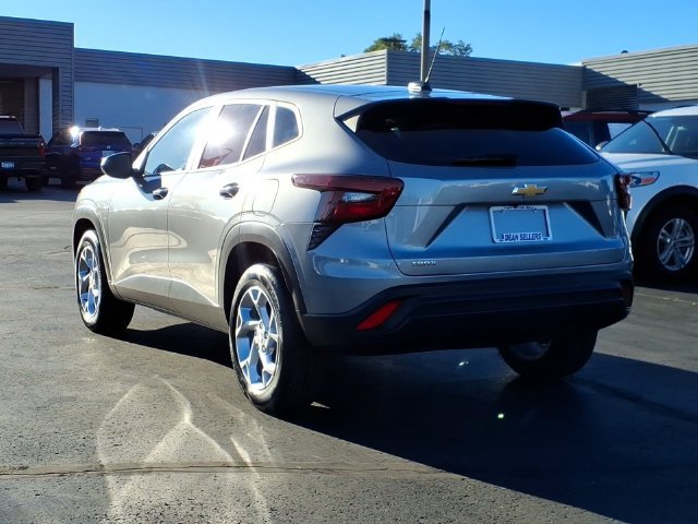 Used 2024 Chevrolet Trax LS w/ LS Convenience Package FWD image 6