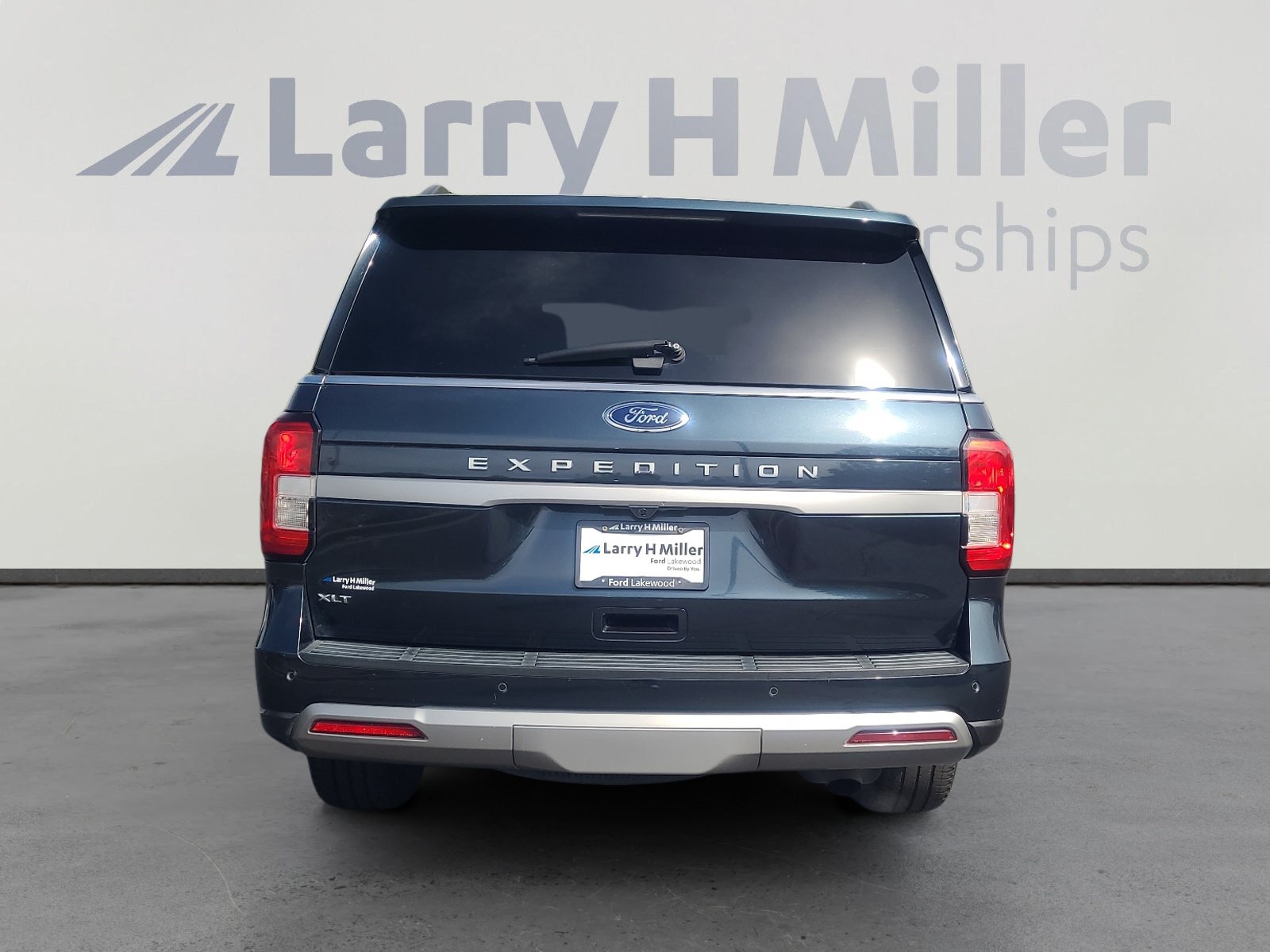 Certified 2022 Ford Expedition XLT w/ Equipment Group 202A AWD/4WD image 4