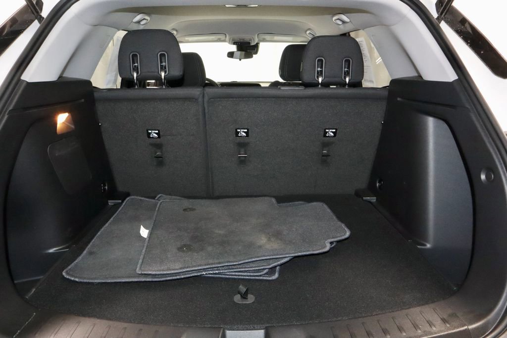 Used 2024 Chevrolet TrailBlazer LT w/ LT Cold Weather Package FWD image 14