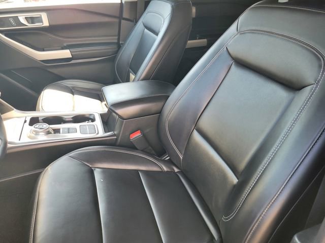Certified 2022 Ford Explorer XLT w/ Equipment Group 202A RWD image 11