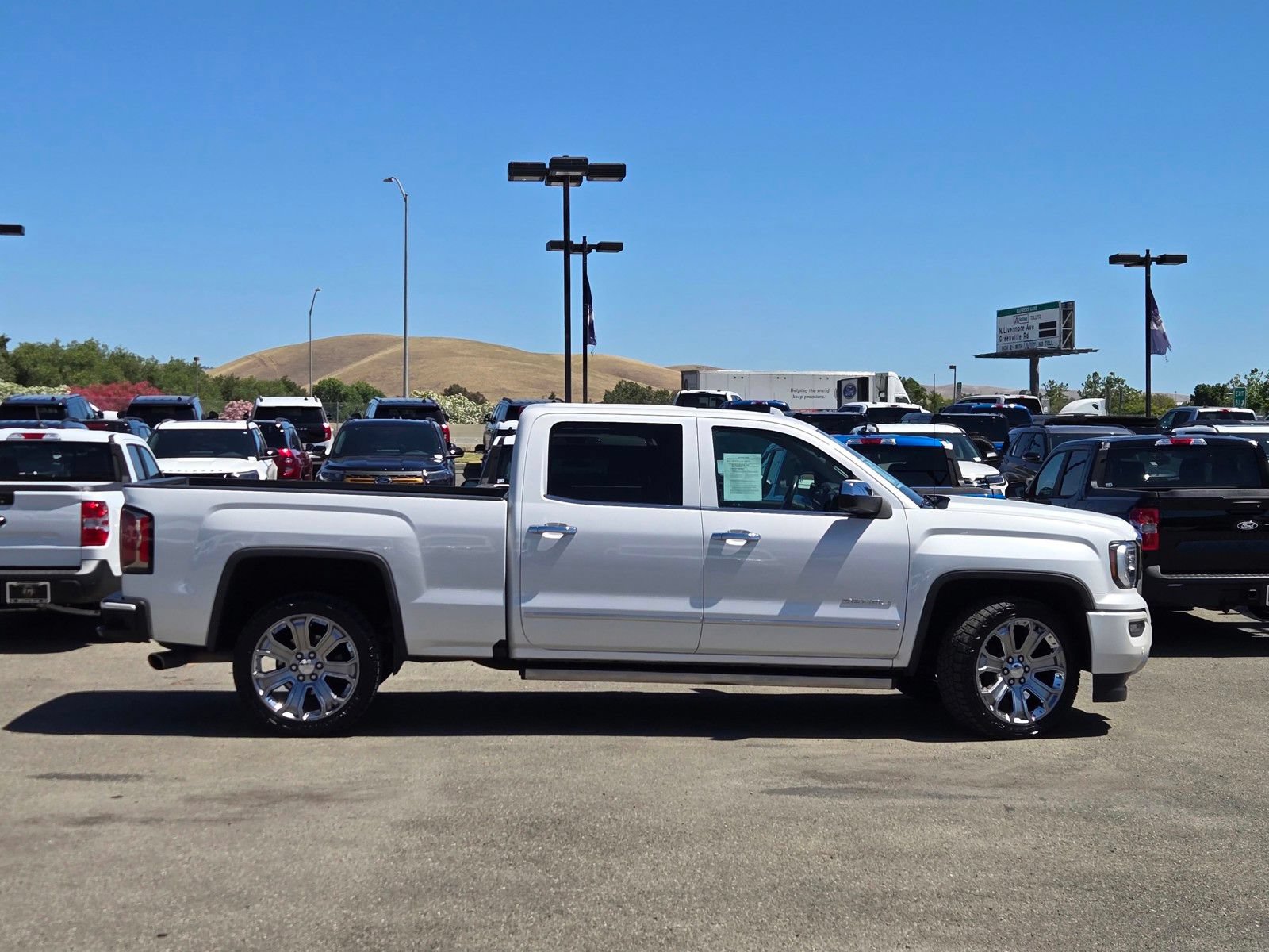 Used 2018 GMC Sierra 1500 Denali w/ Denali Ultimate Package AWD/4WD image 3
