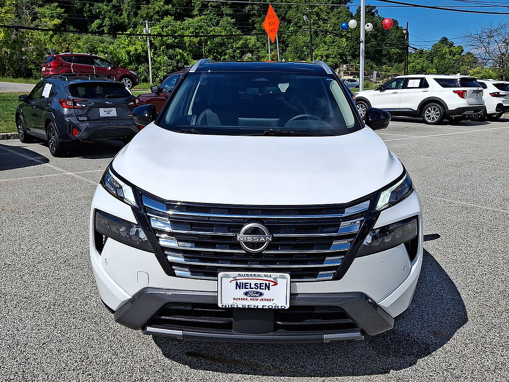 Used 2025 Nissan Rogue SL AWD/4WD image 29