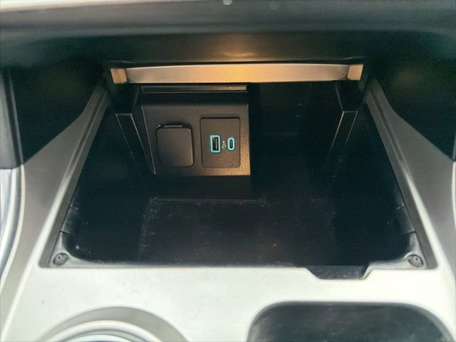 Certified 2020 Ford Explorer XLT w/ Equipment Group 202A image 33