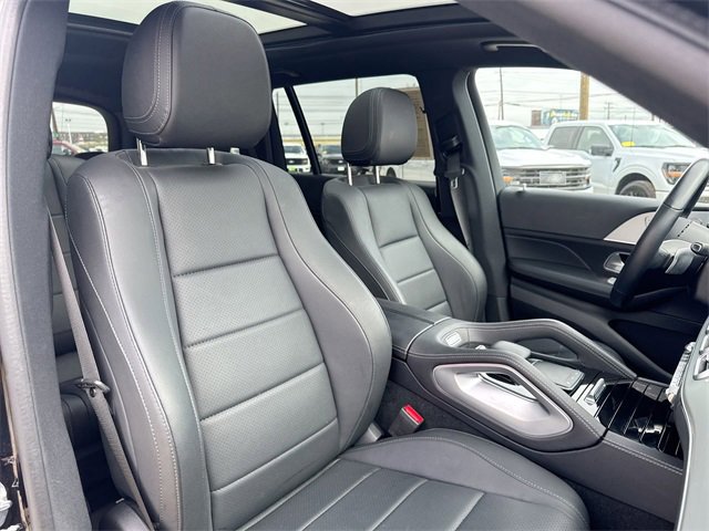 Used 2025 Mercedes-Benz GLS 450 4MATIC image 32
