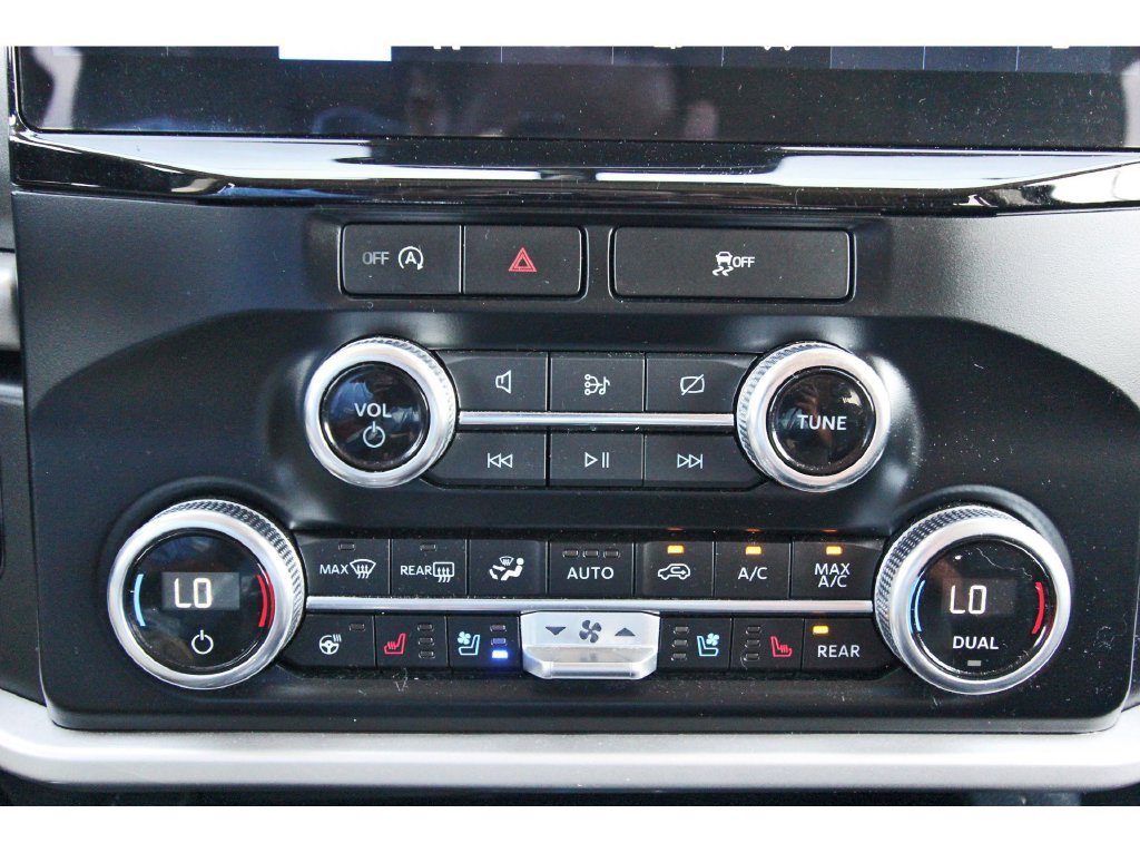 Certified 2024 Ford Expedition XLT RWD image 31