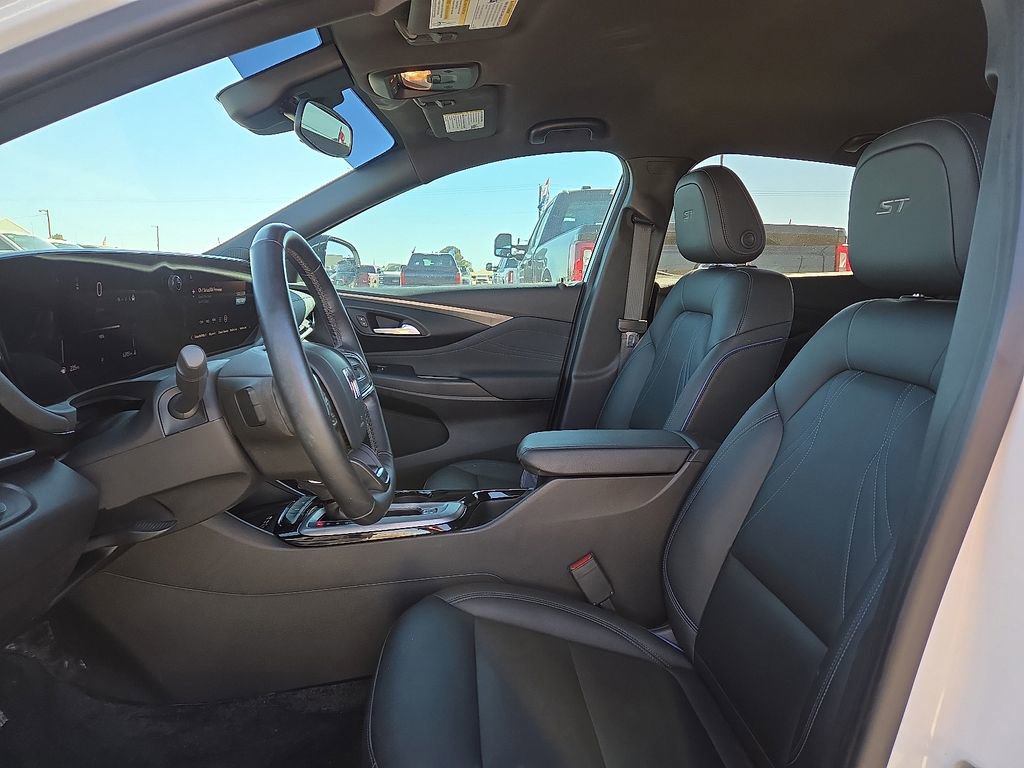 Used 2024 Buick Envista Sport Touring w/ Convenience I Package image 23