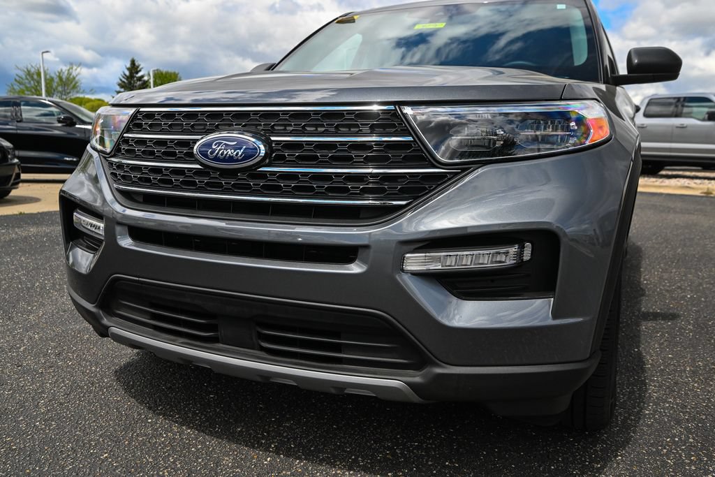 Certified 2024 Ford Explorer XLT w/ Equipment Group 202A AWD/4WD image 11