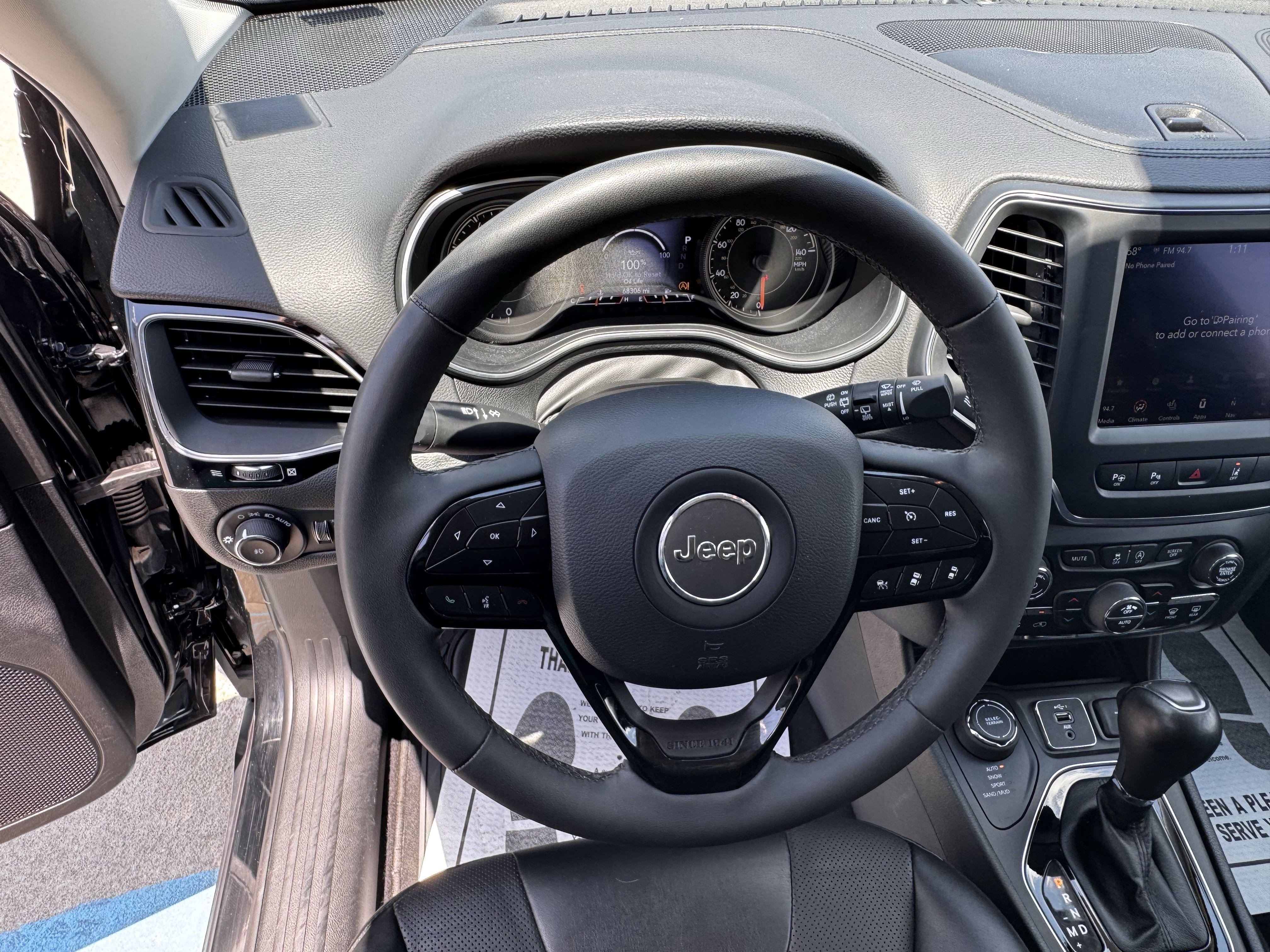 Used 2023 Jeep Cherokee Altitude Lux image 12