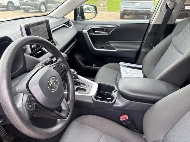 Used 2025 Toyota RAV4 XLE FWD image 14