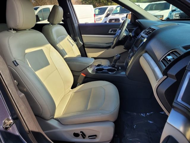 Certified 2018 Ford Explorer XLT w/ Equipment Group 202A image 19
