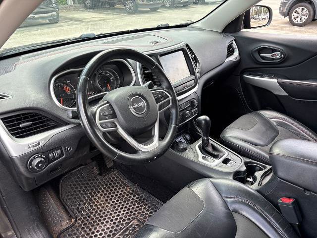 Used 2017 Jeep Cherokee Trailhawk w/ Comfort/Convenience Group AWD/4WD image 6