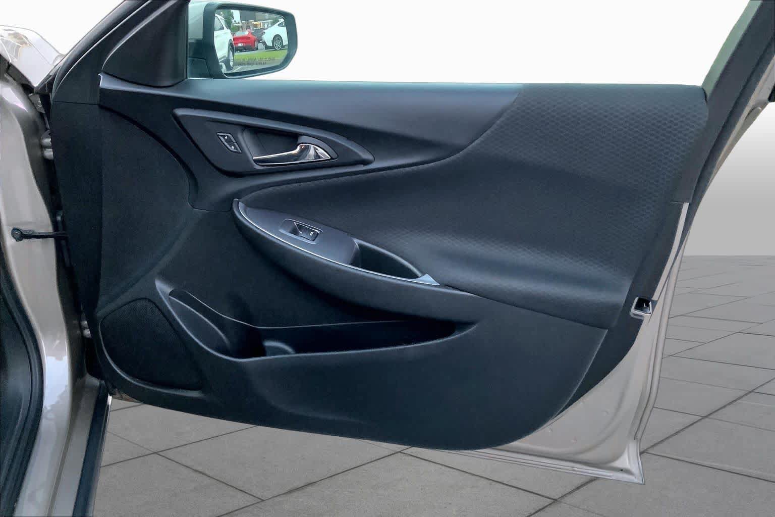 Used 2024 Chevrolet Malibu LT FWD image 22