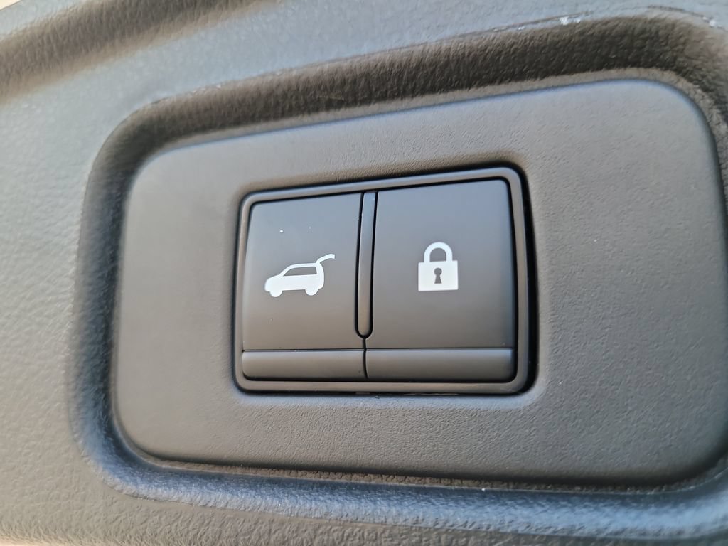 Used 2025 Nissan Pathfinder Platinum AWD/4WD image 8