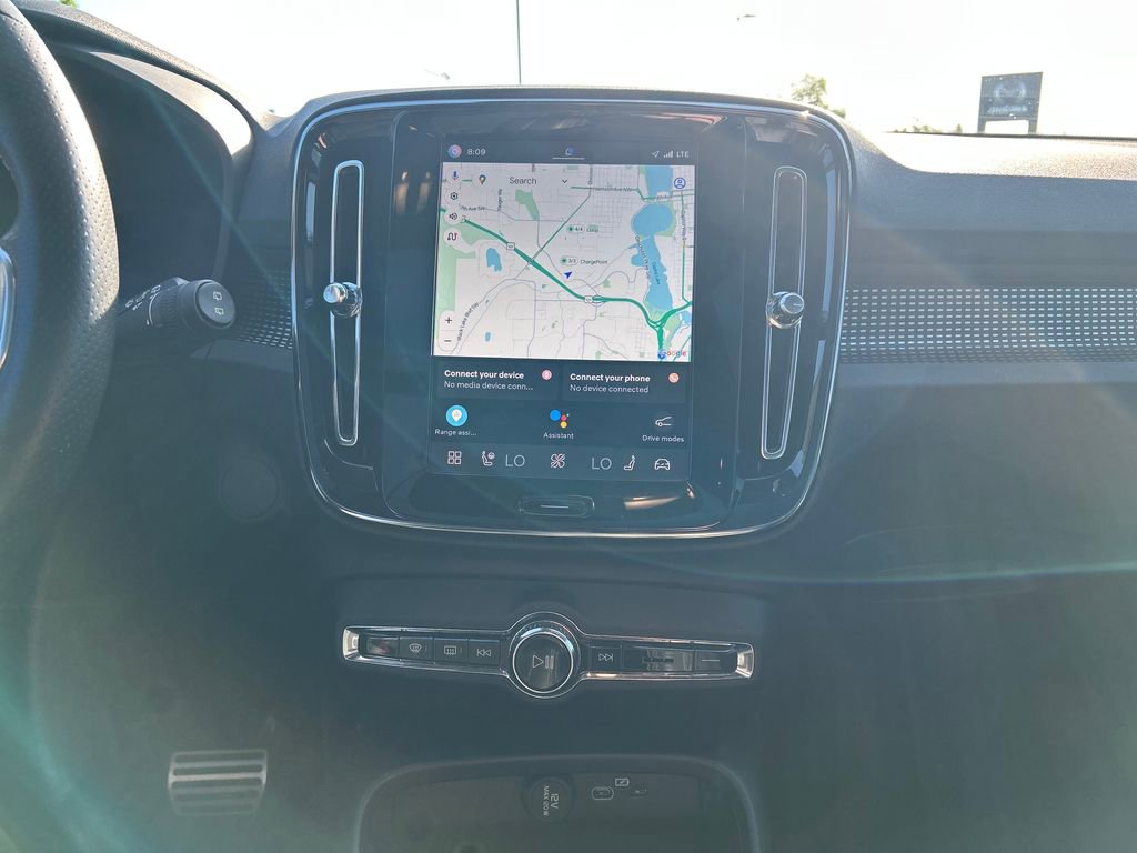 Used 2021 Volvo XC40 P8 Recharge w/ Advanced Package AWD/4WD image 26