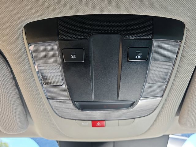 Used 2025 Kia Sorento LX FWD image 25