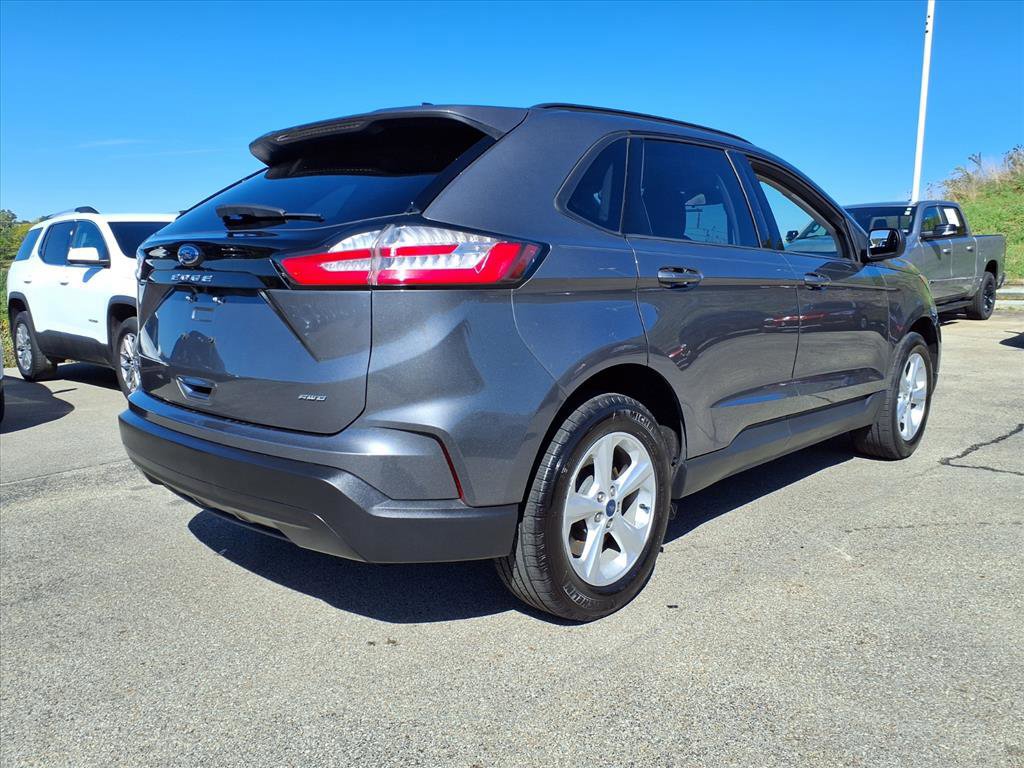 Certified 2022 Ford Edge SE image 3