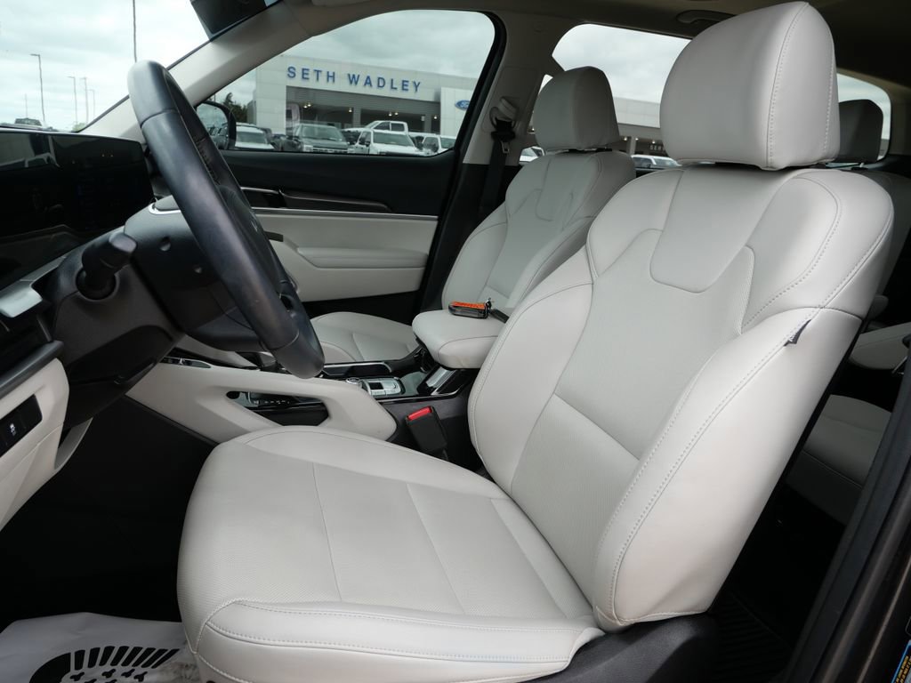 Used 2023 Kia Telluride S w/ S Sunroof Package image 16